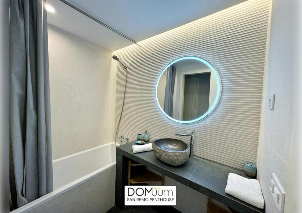 Domuum Holidays - San Remo Penthouse سالو المظهر الخارجي الصورة