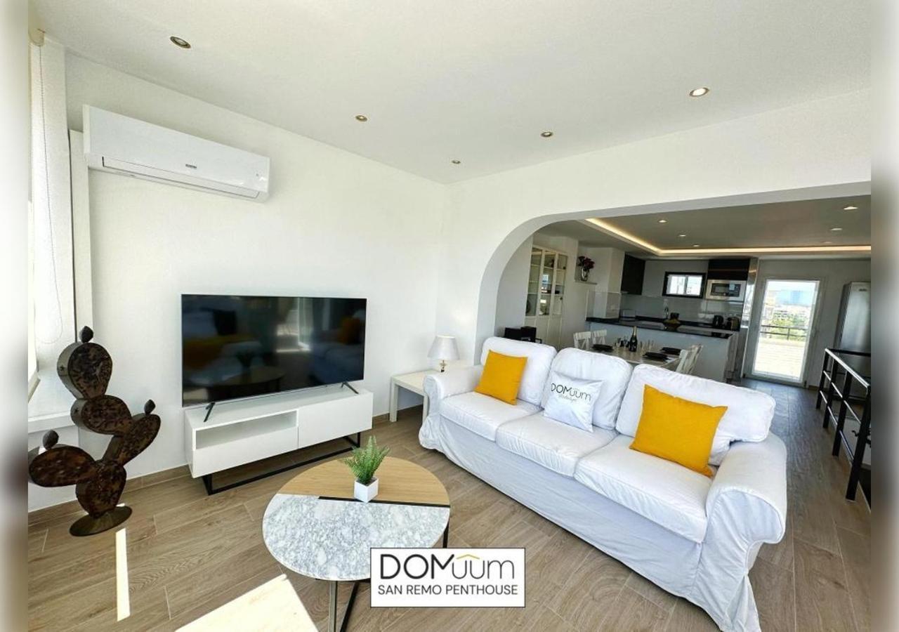 Domuum Holidays - San Remo Penthouse سالو المظهر الخارجي الصورة