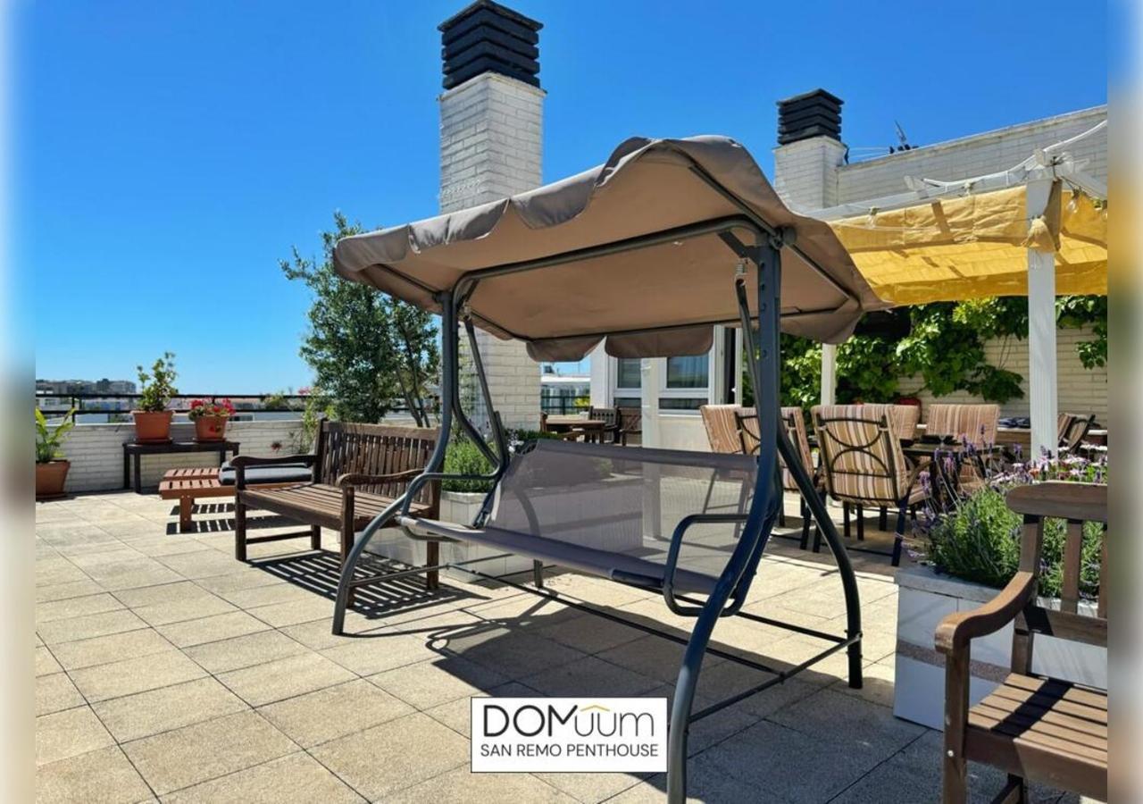 Domuum Holidays - San Remo Penthouse سالو المظهر الخارجي الصورة